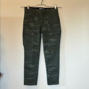 Democracy “Ab”solution green camouflage cargo pants new w/o tags size 6